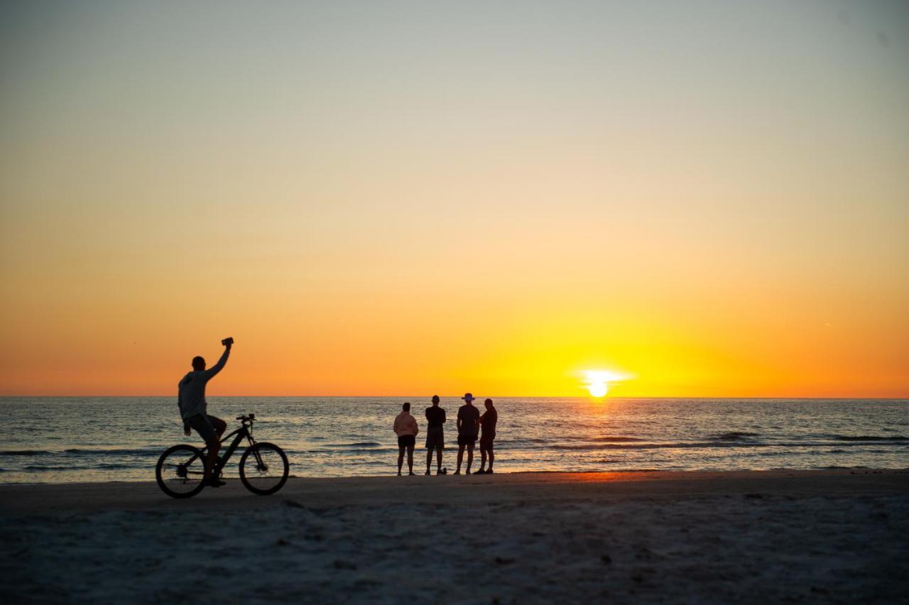 Sunburst Inn- Indian Shores Beach ภายนอก รูปภาพ