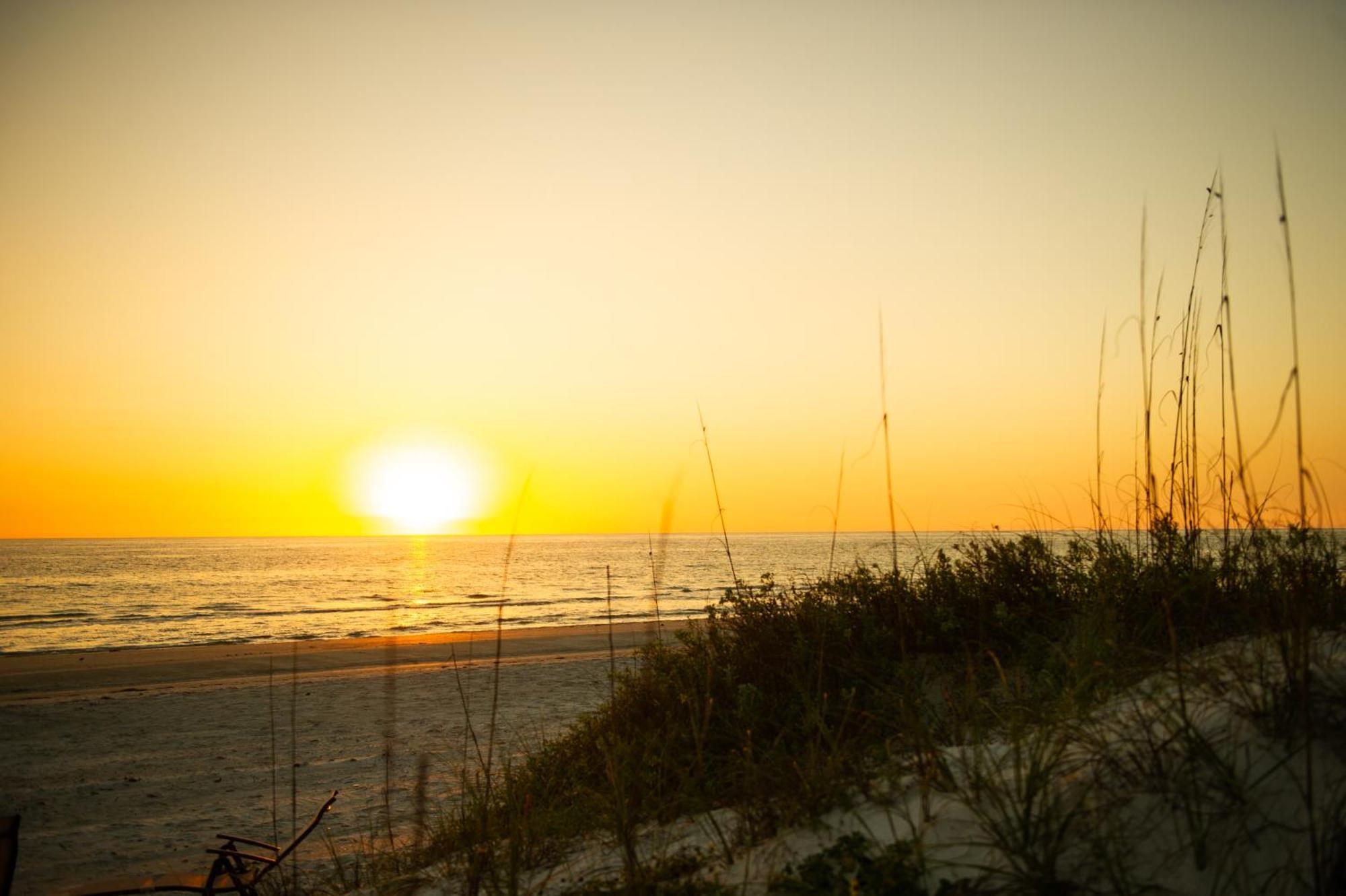 Sunburst Inn- Indian Shores Beach ภายนอก รูปภาพ