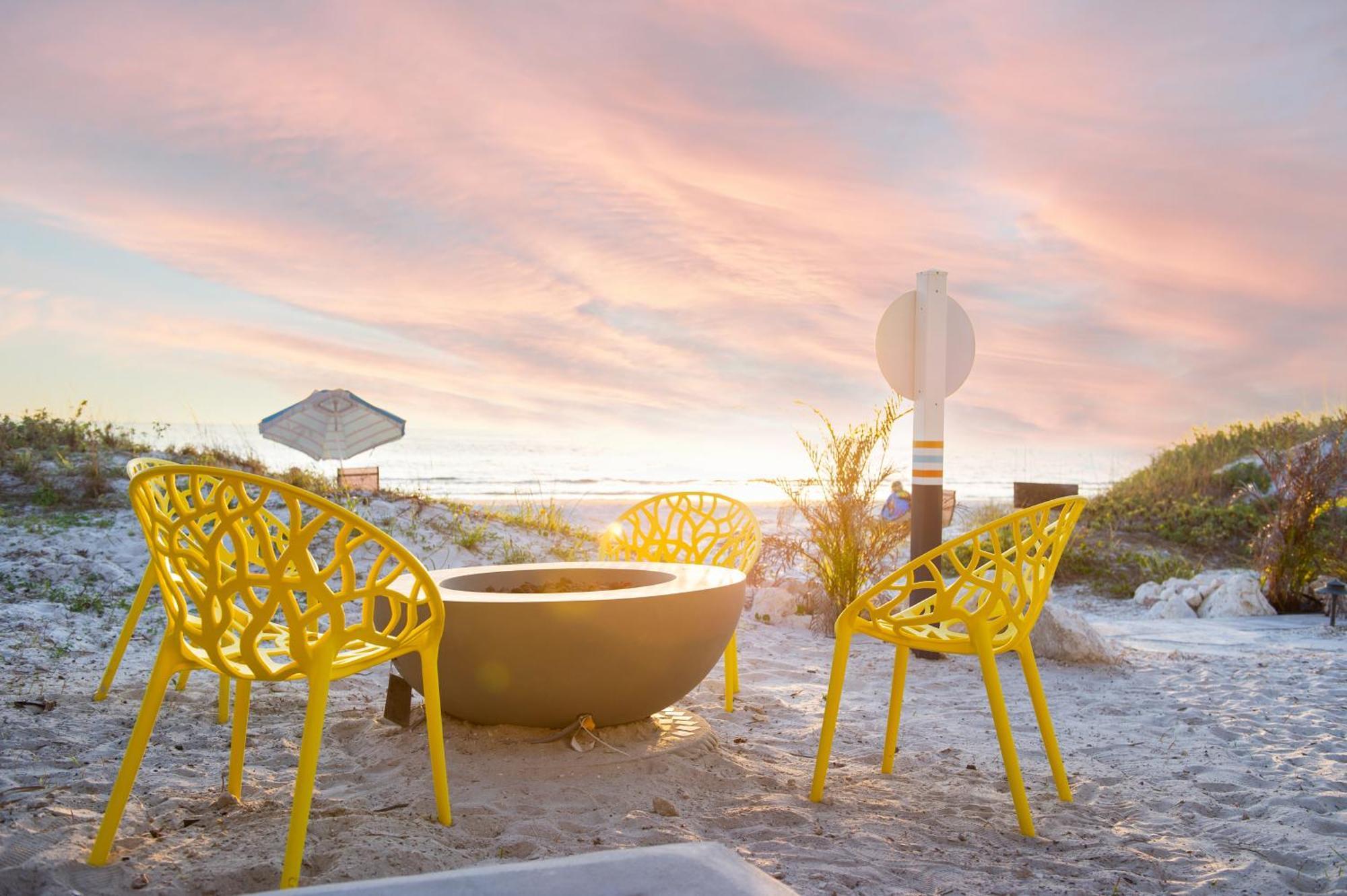 Sunburst Inn- Indian Shores Beach ภายนอก รูปภาพ